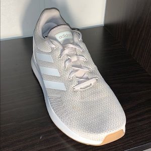 Adidas 9 1/2 women’s beige shoes